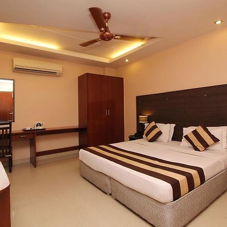 Hotel Kyron Delhi  Exterior photo