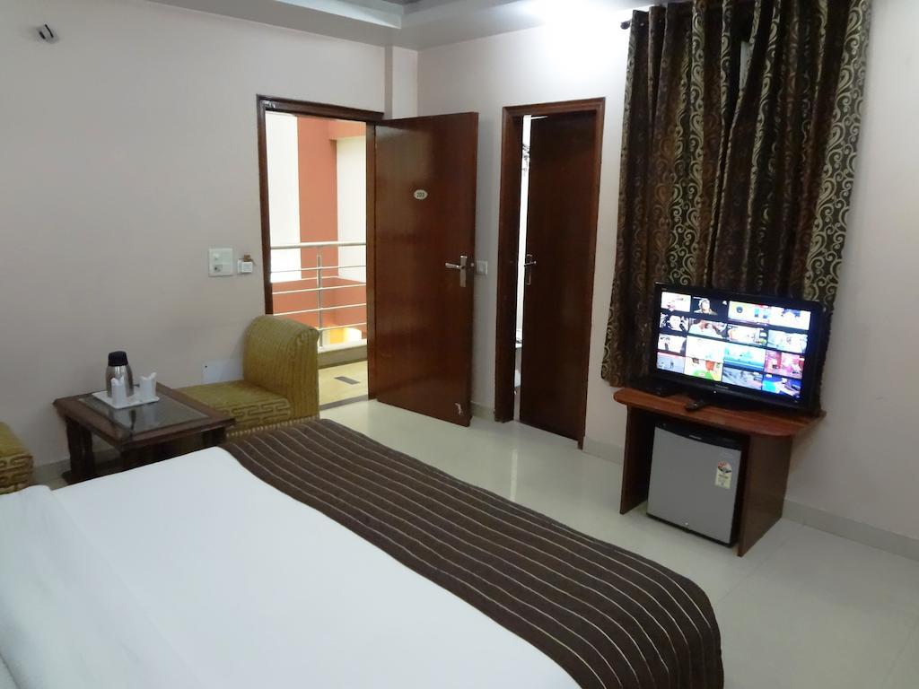 Hotel Kyron Delhi  Room photo