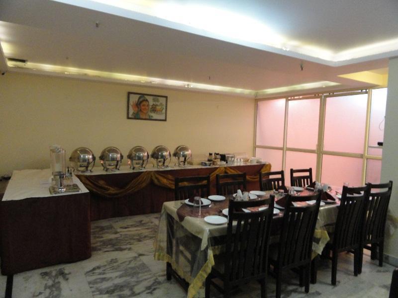 Hotel Kyron Delhi  Exterior photo